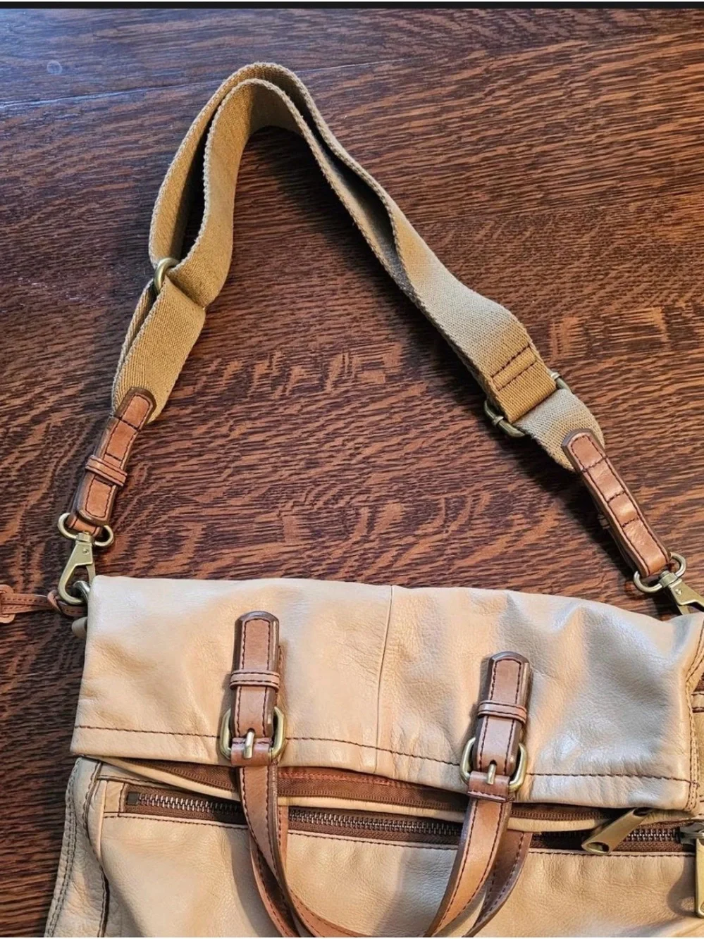 FOSSIL Leather Portfolio Side-Bag - timeless piece